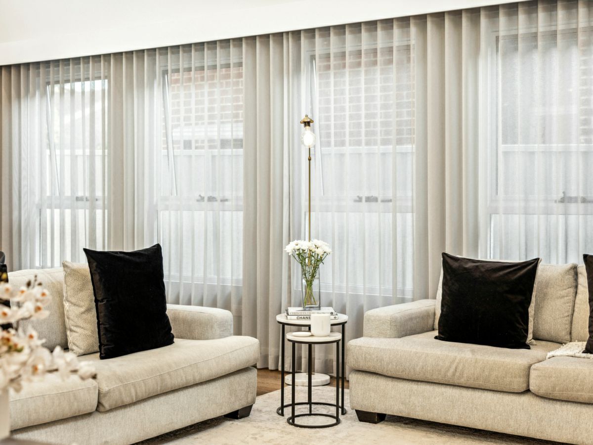 62 The Crescent, HOMEBUSH, Homebush - Thumbnail 3