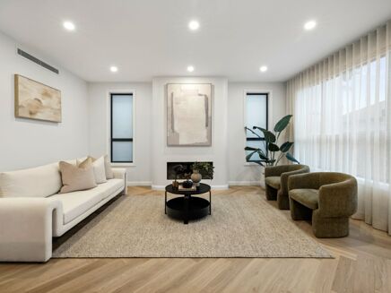 Picture of 7 bedroom house for sale.