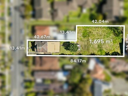 Picture of 4 bedroom house for sale.