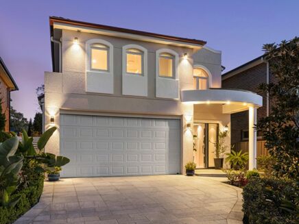 Picture of 4 bedroom house for sale.