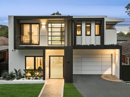 Picture of 6 bedroom house for sale.