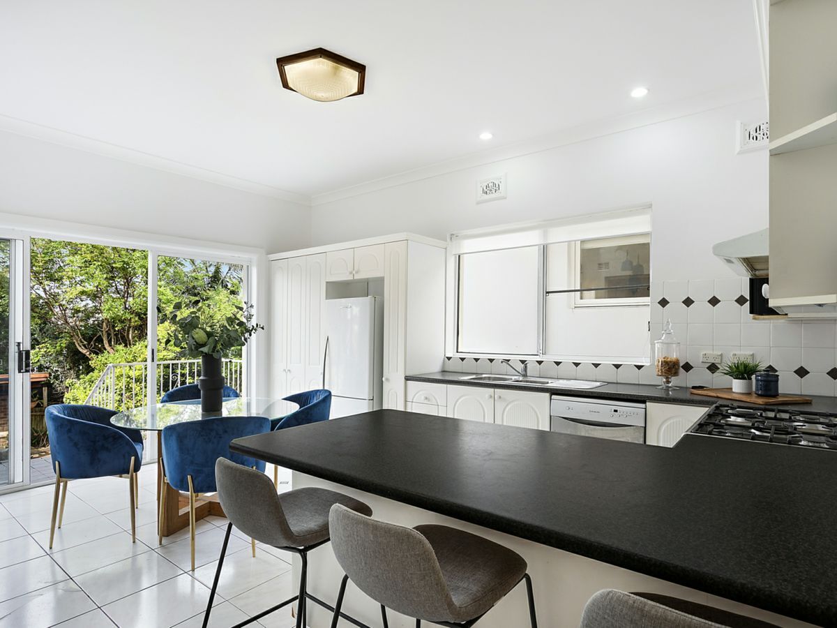 house for sale in 4 Narelle Street, NORTH BONDI mcg190p42384 Knight