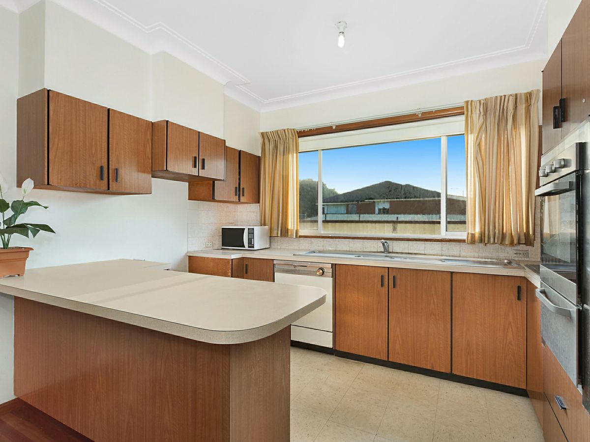 58 The Avenue, CANLEY VALE, Canley Vale - Thumbnail 2