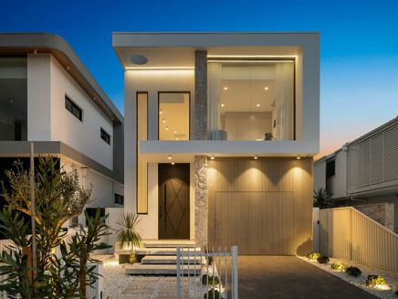 Picture of 4 bedroom house for sale.