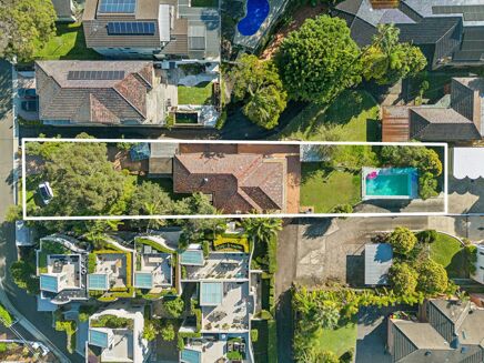 Picture of 4 bedroom house for sale.