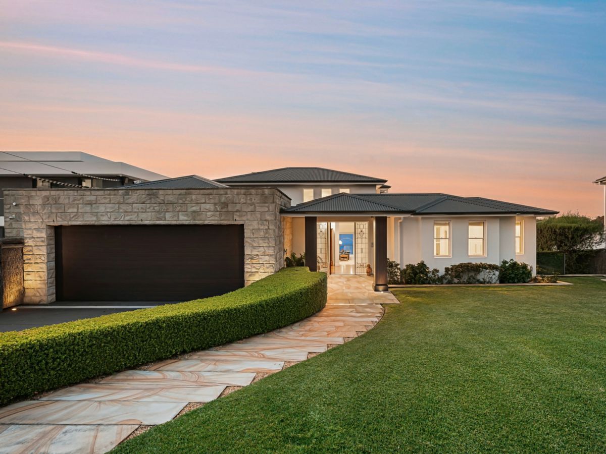 13 Holt Road, TAREN POINT, Taren Point - Thumbnail 2
