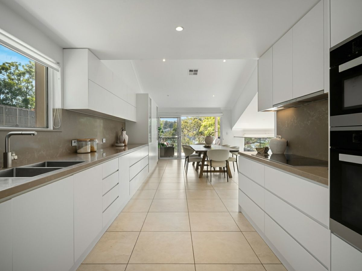 13 Yellambie Street, YOWIE BAY, Yowie Bay - Thumbnail 8