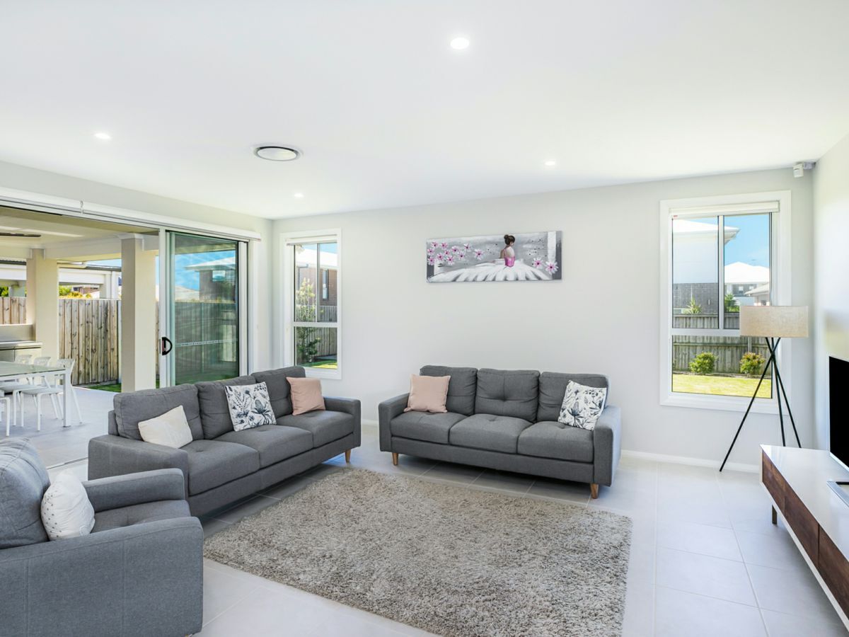 15 Brolga Avenue, GREENHILLS BEACH, Greenhills Beach - Thumbnail 2
