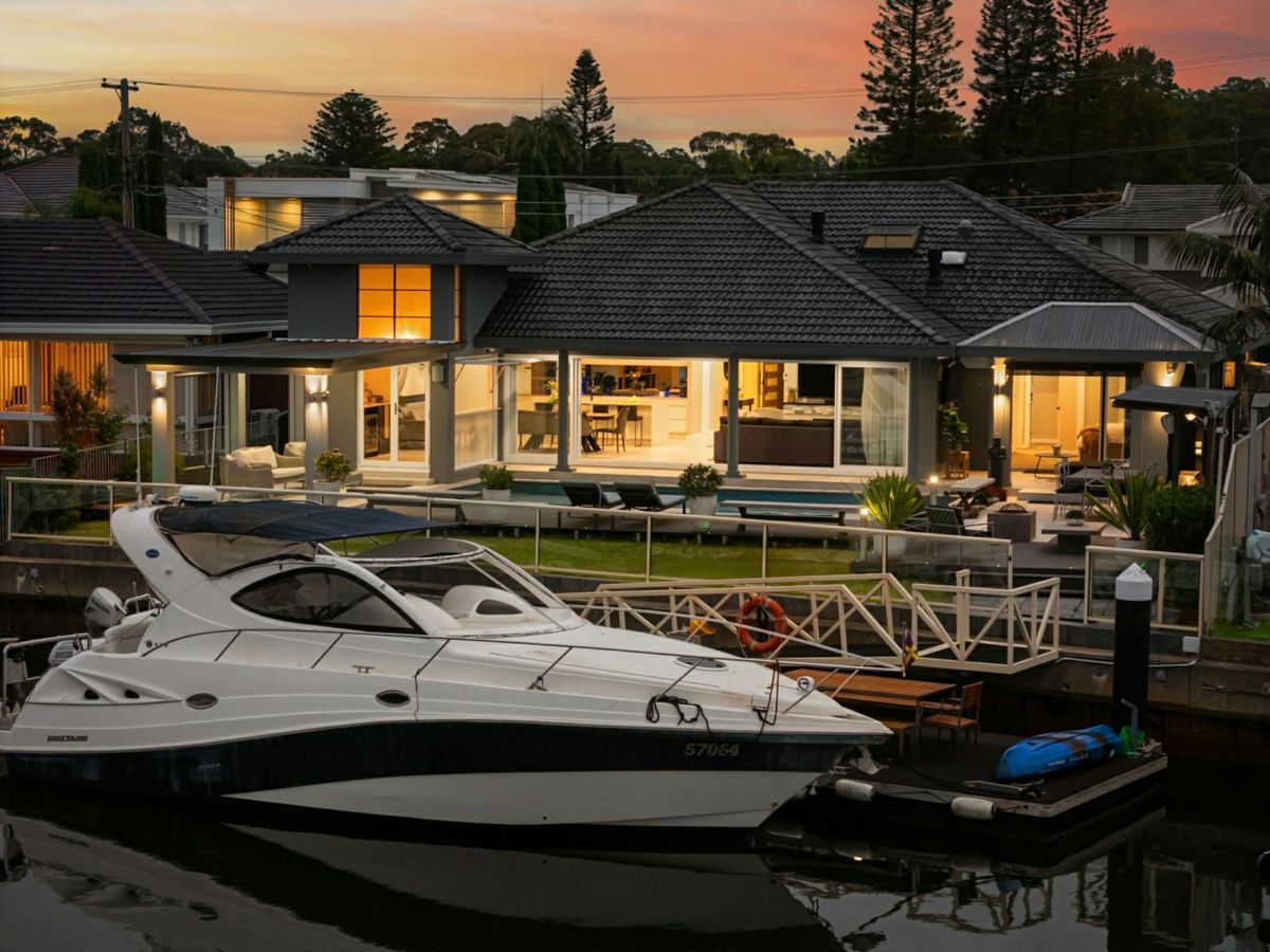 156 Belgrave Esplanade, SYLVANIA WATERS, Sylvania Waters - Thumbnail 2