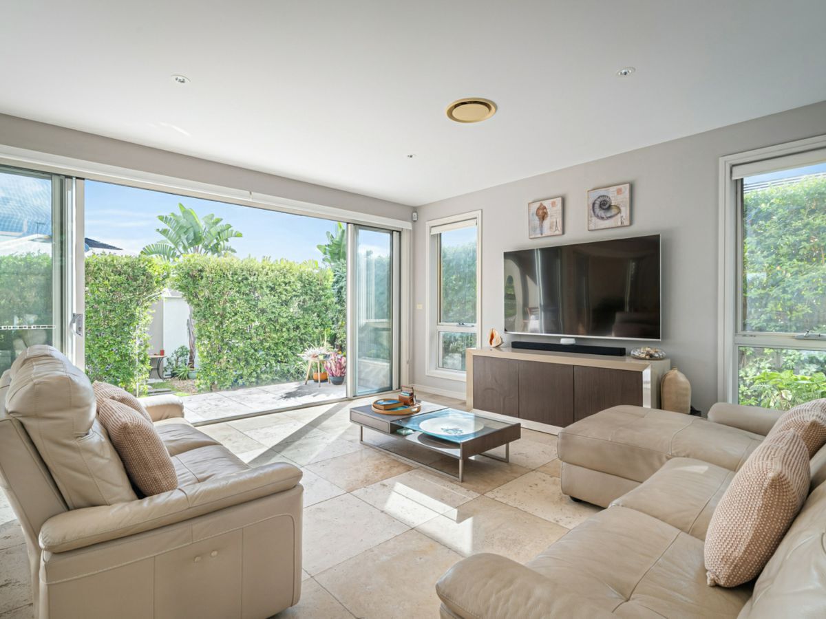 35 Greenhills Street, GREENHILLS BEACH, Greenhills Beach - Thumbnail 7