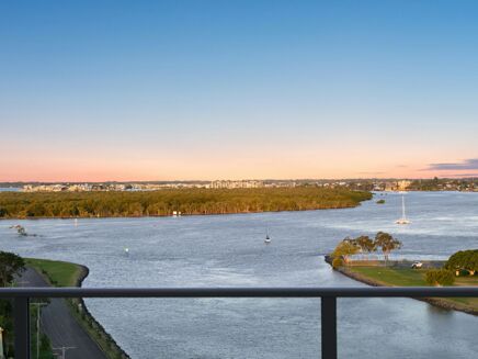 Picture of 3 bedroom apartment for sale.