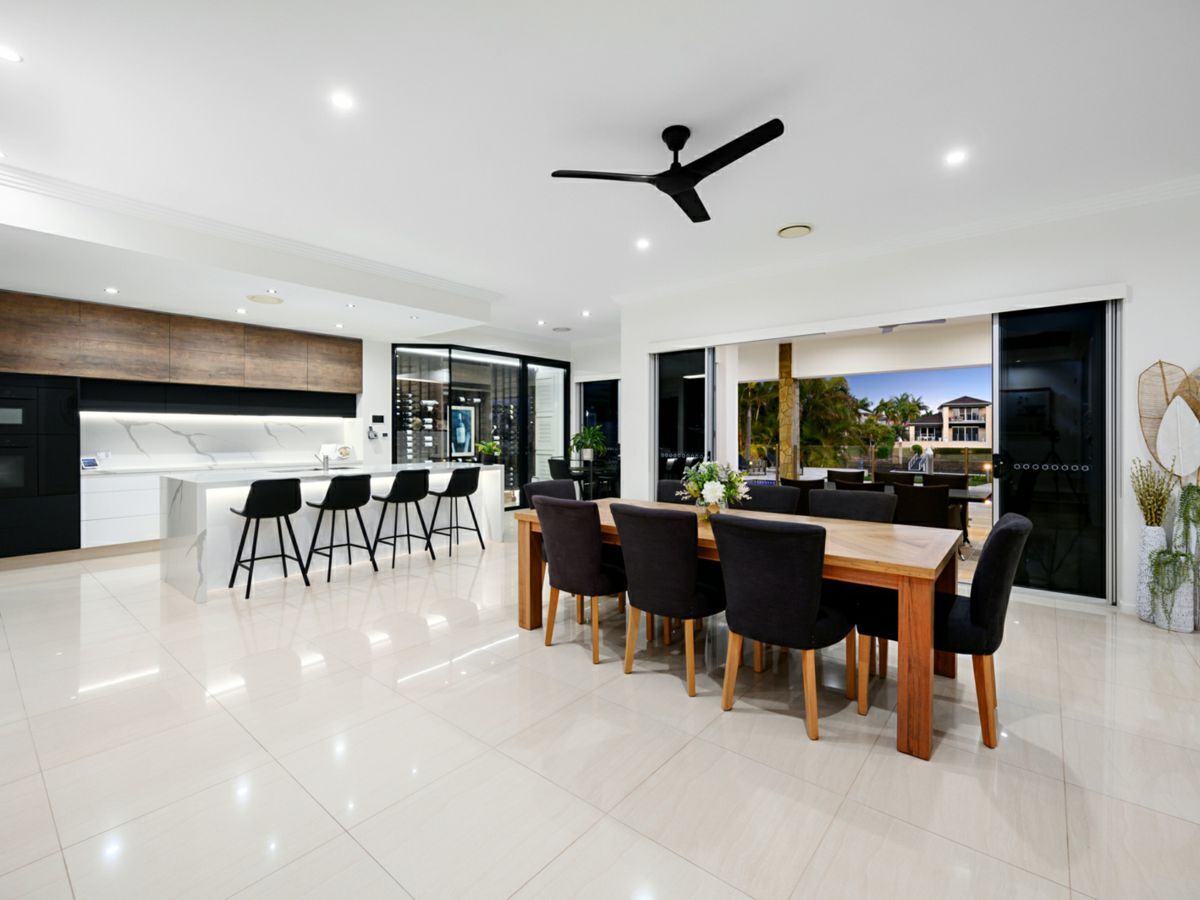 2327 Cressbrook Drive, HOPE ISLAND, Hope Island - Thumbnail 8