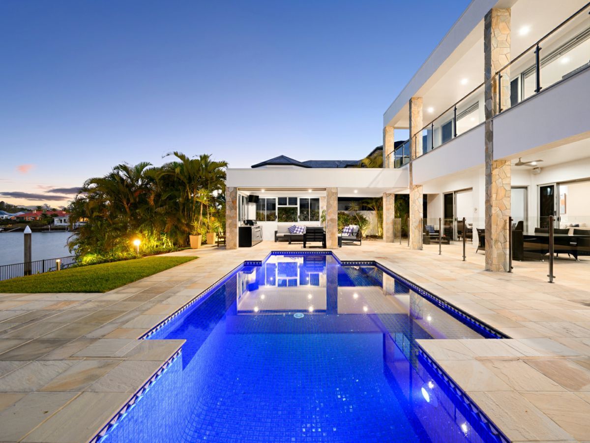 2327 Cressbrook Drive, HOPE ISLAND, Hope Island - Thumbnail 2
