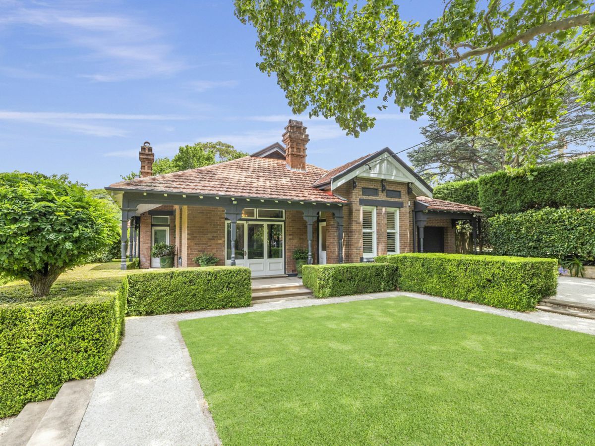 Roseville, Roseville - Image 1