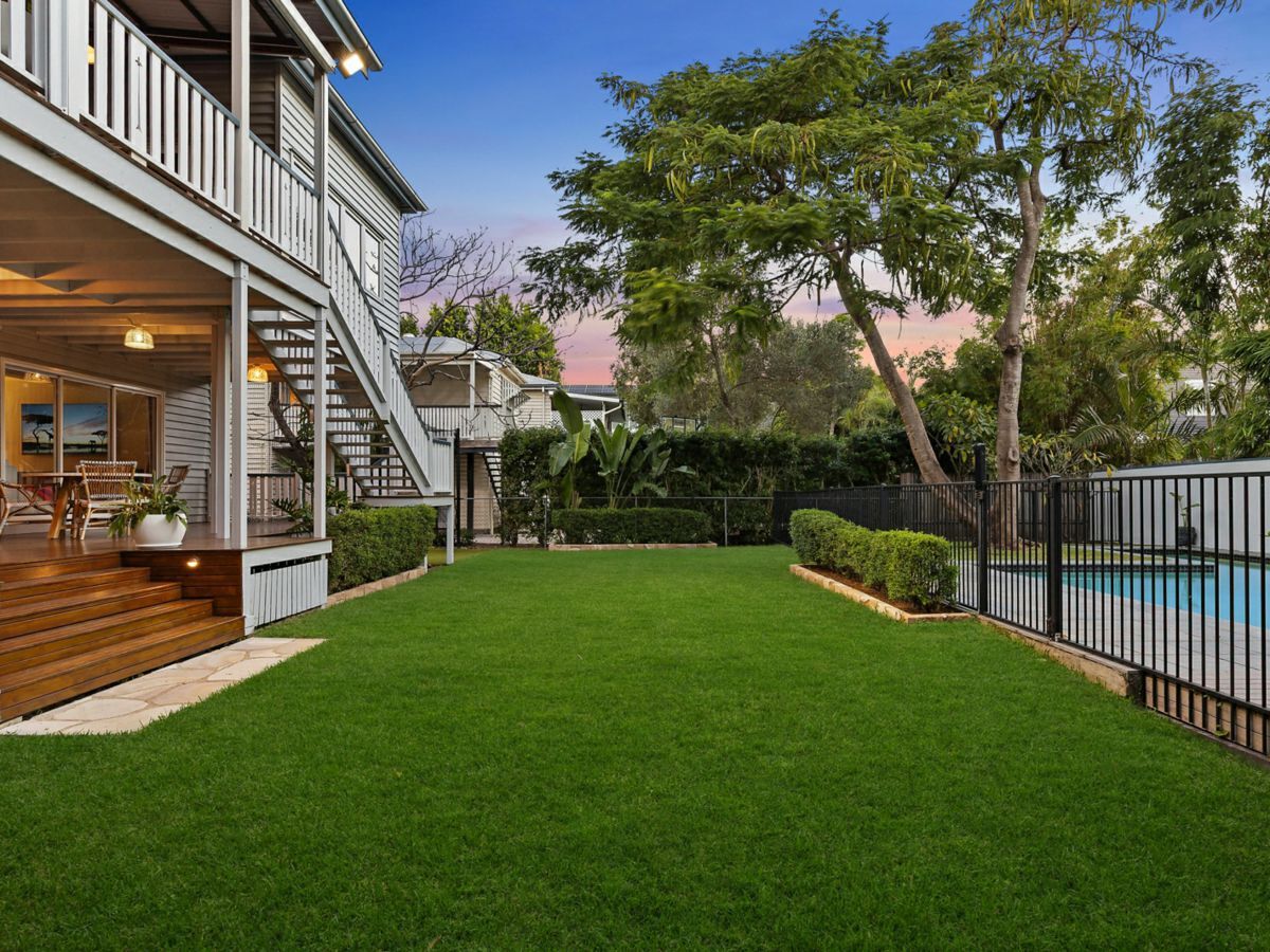 32 Barker Street, EAST BRISBANE