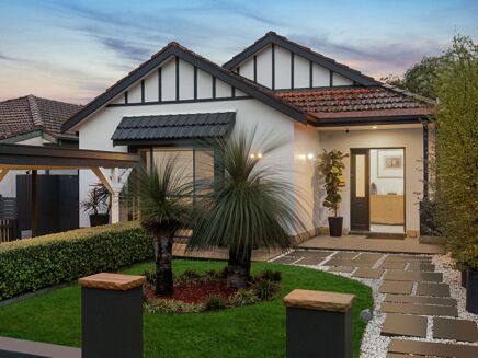 Picture of 4 bedroom house for sale.