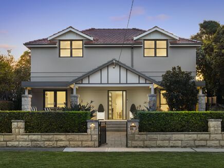 Picture of 5 bedroom house for sale.