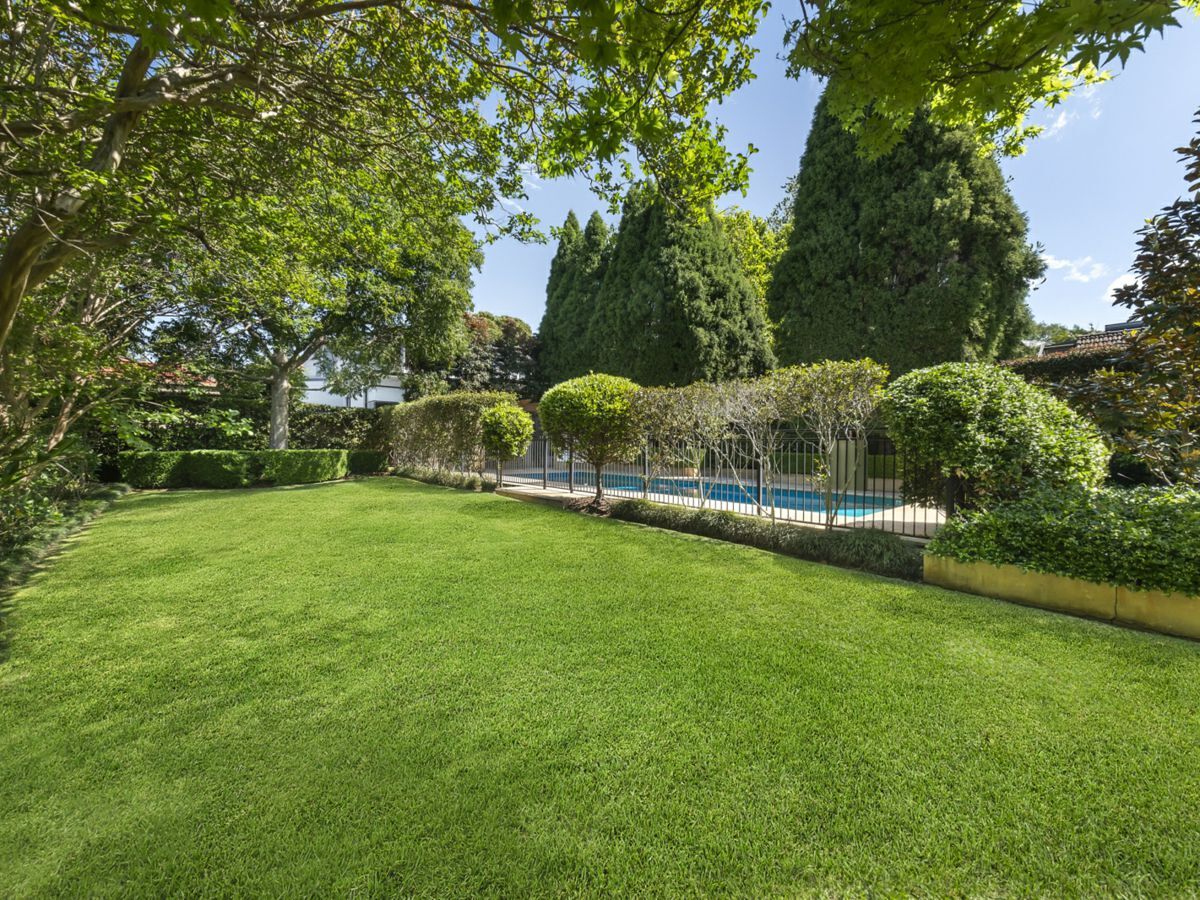 house for sale in 12 Bourmac Avenue, NORTHBRIDGE mcg22p1208544