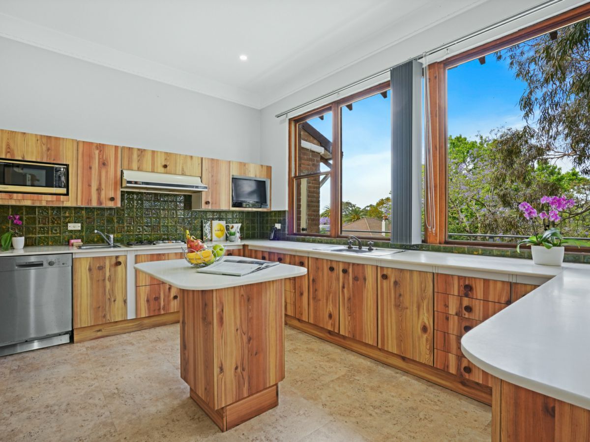 house for sale in 24 Chesterfield Road, EPPING mcg22p1211563 Knight