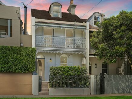 Picture of 4 bedroom house for sale.
