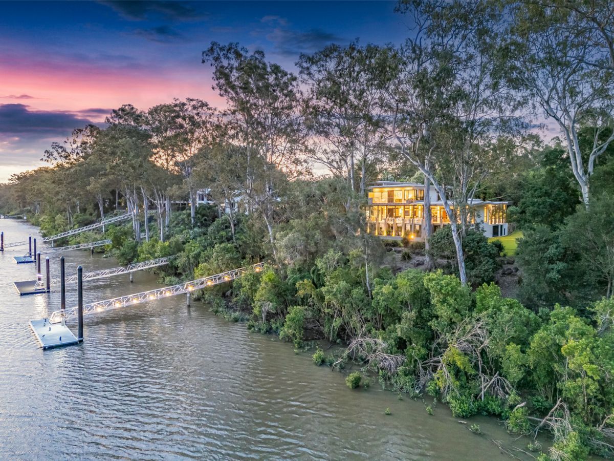 52 Kingfisher Place, KENMORE, Kenmore - Image 1