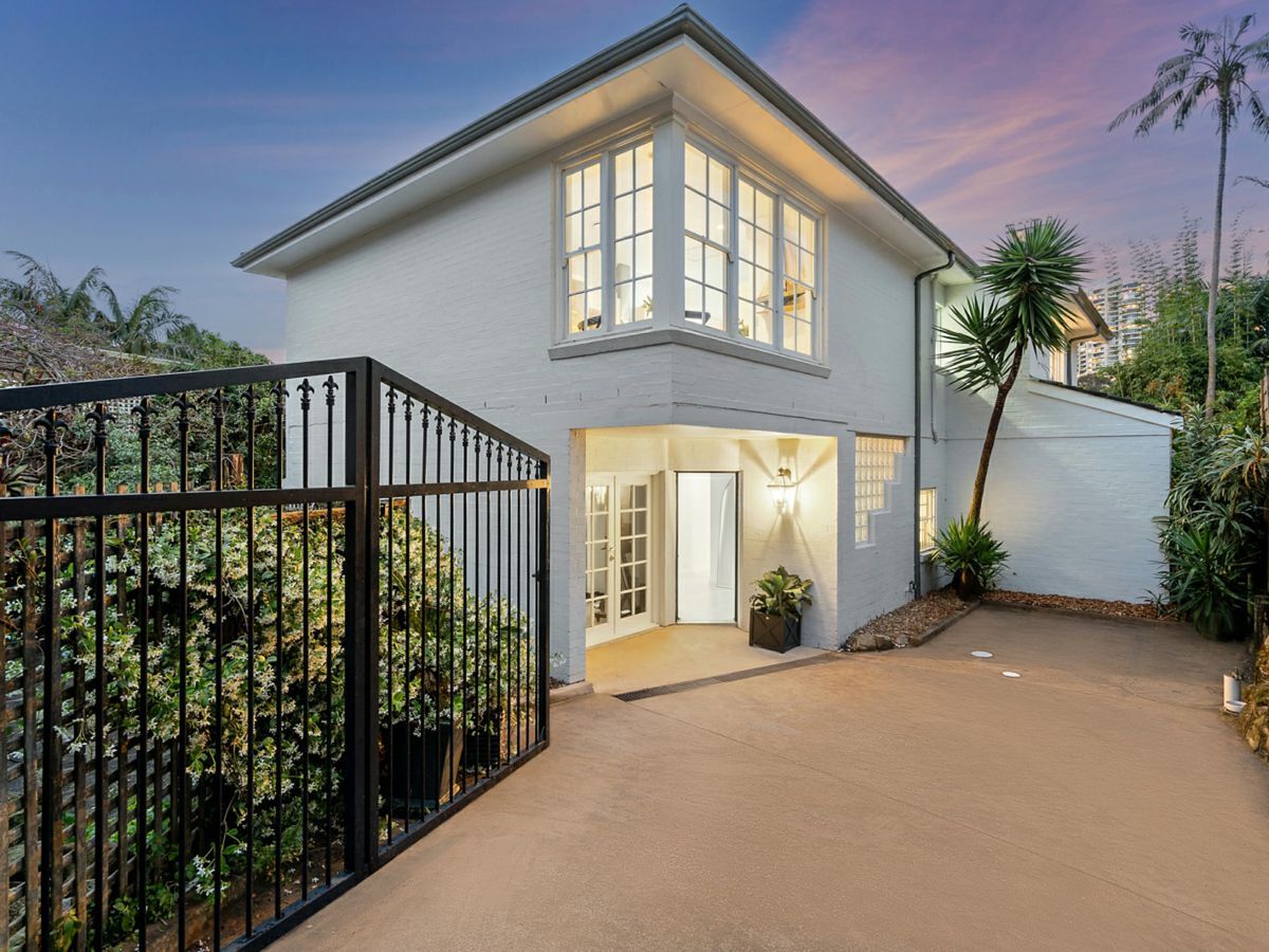 house for sale in 30A Holdsworth Street, NEUTRAL BAY MCG22P1216631