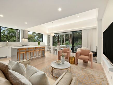 Picture of 4 bedroom house for sale.