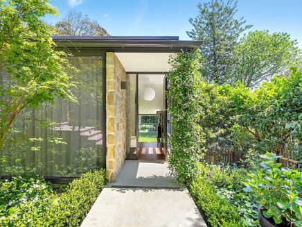 Picture of 4 bedroom house for sale.