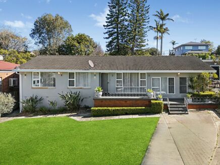 Picture of 4 bedroom house for sale.