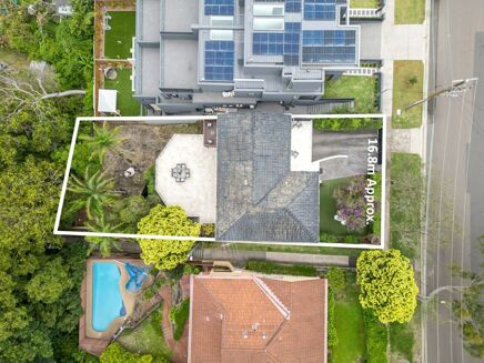Picture of 5 bedroom house for sale.