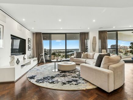 Picture of 4 bedroom apartment for sale.
