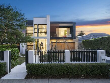 Picture of 5 bedroom house for sale.