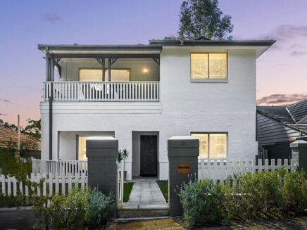 Picture of 4 bedroom house for sale.