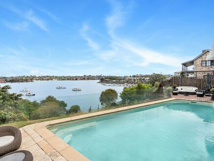 Picture of 5 bedroom house for sale.