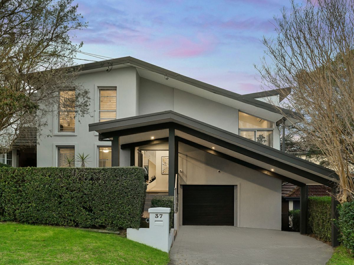 37 Sugarloaf Crescent, CASTLECRAG, Castlecrag - Thumbnail 5