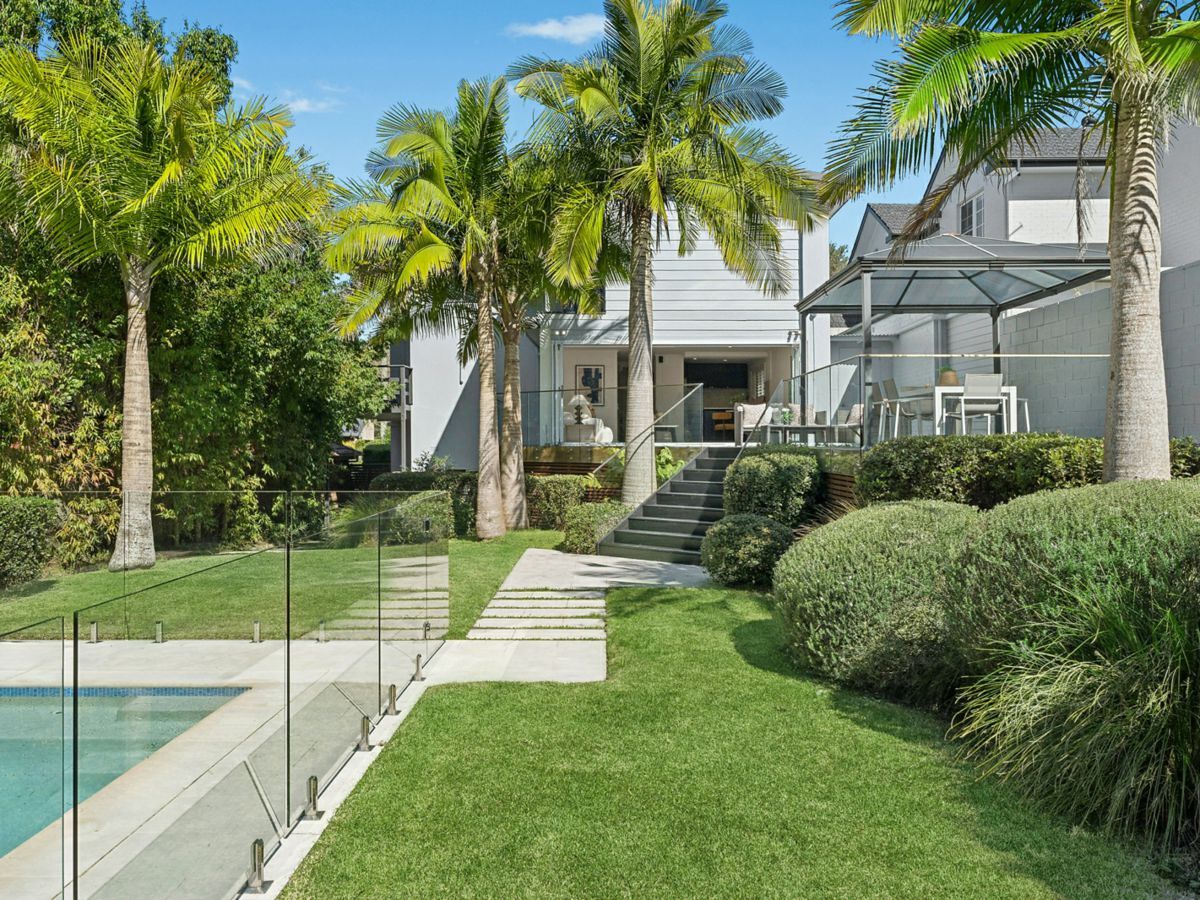 37 Sugarloaf Crescent, CASTLECRAG, Castlecrag - Thumbnail 3