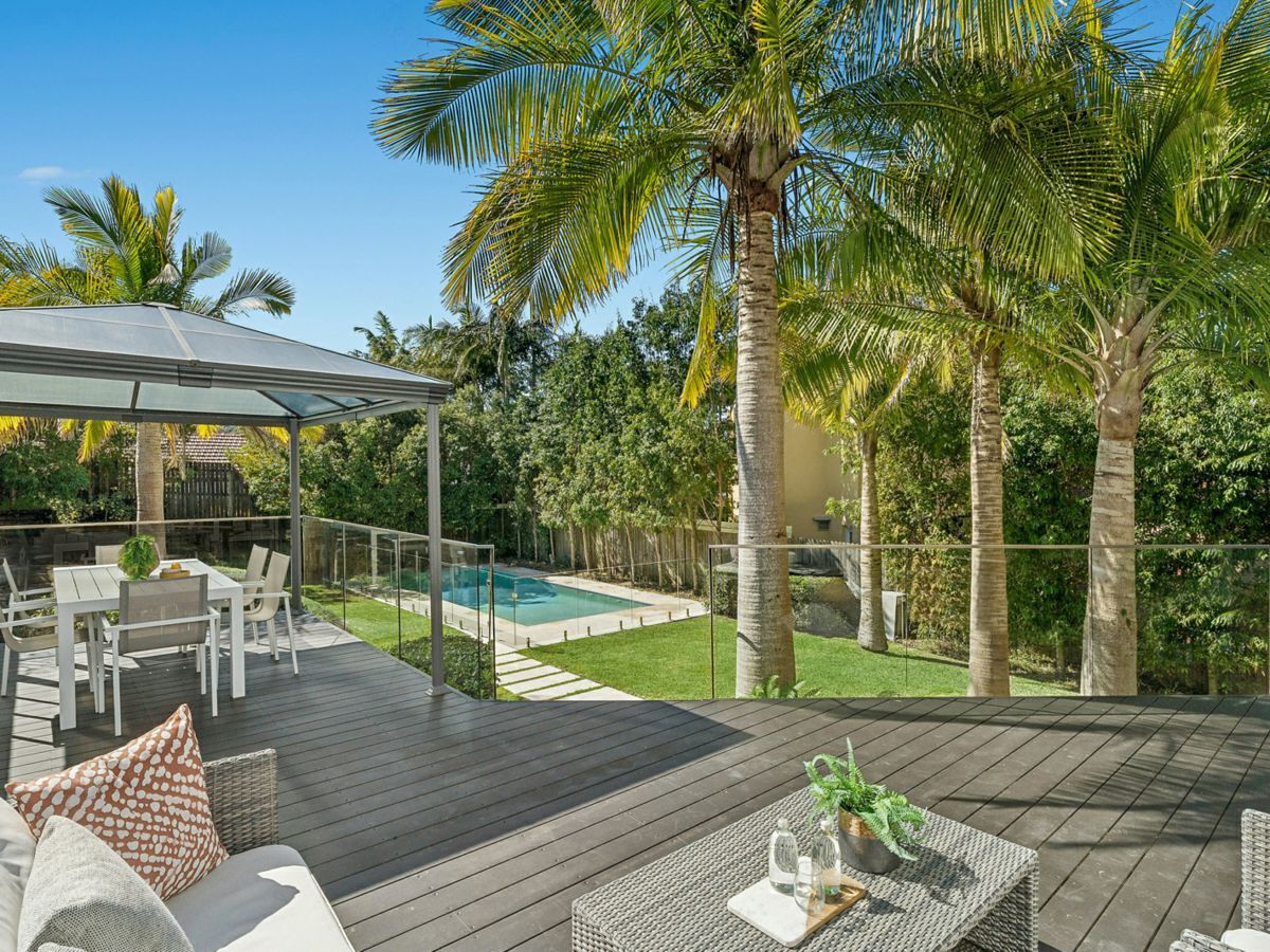 37 Sugarloaf Crescent, CASTLECRAG, Castlecrag - Thumbnail 2