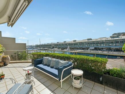 Picture of 4 bedroom apartment for sale.