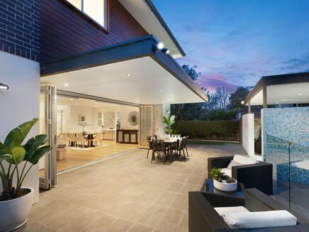 Picture of 5 bedroom house for sale.