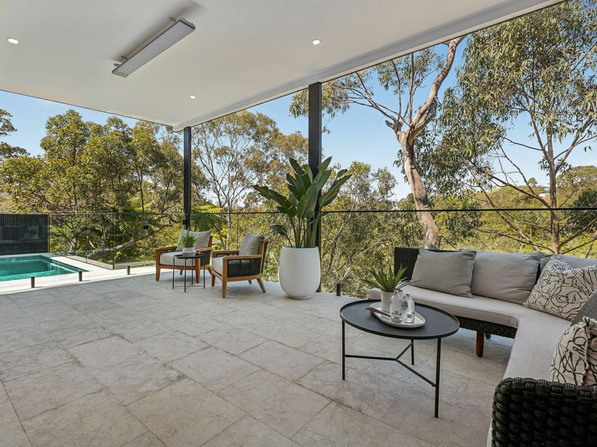 77 Rembrandt Drive, MIDDLE COVE, Middle Cove - Thumbnail 4