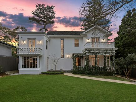 Picture of 5 bedroom house for sale.