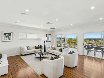 Picture of 5 bedroom house for sale.