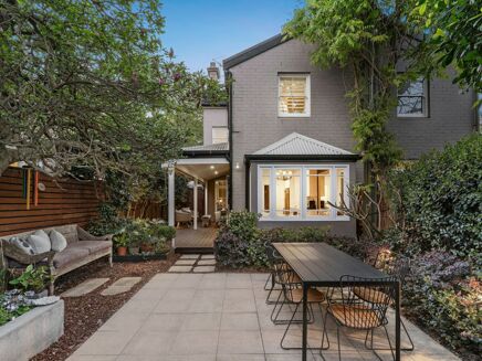 Picture of 4 bedroom house for sale.