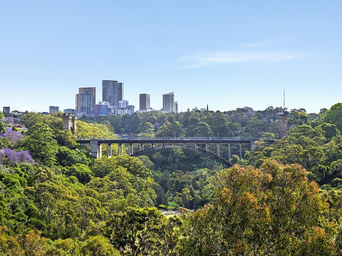 11 Upper Cliff Avenue, NORTHBRIDGE, Northbridge - Thumbnail 3