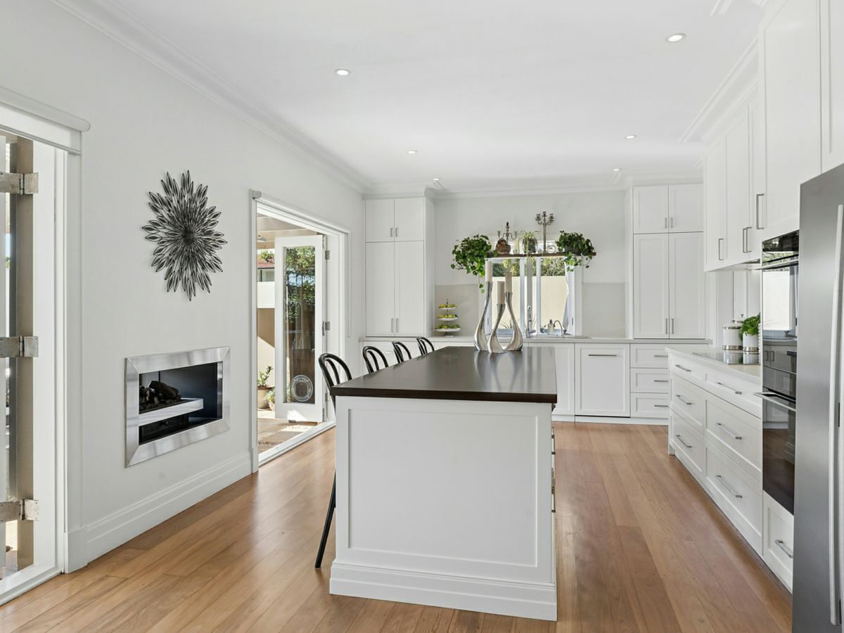 9 Kendall Road, CASTLE COVE, Castle Cove - Thumbnail 4