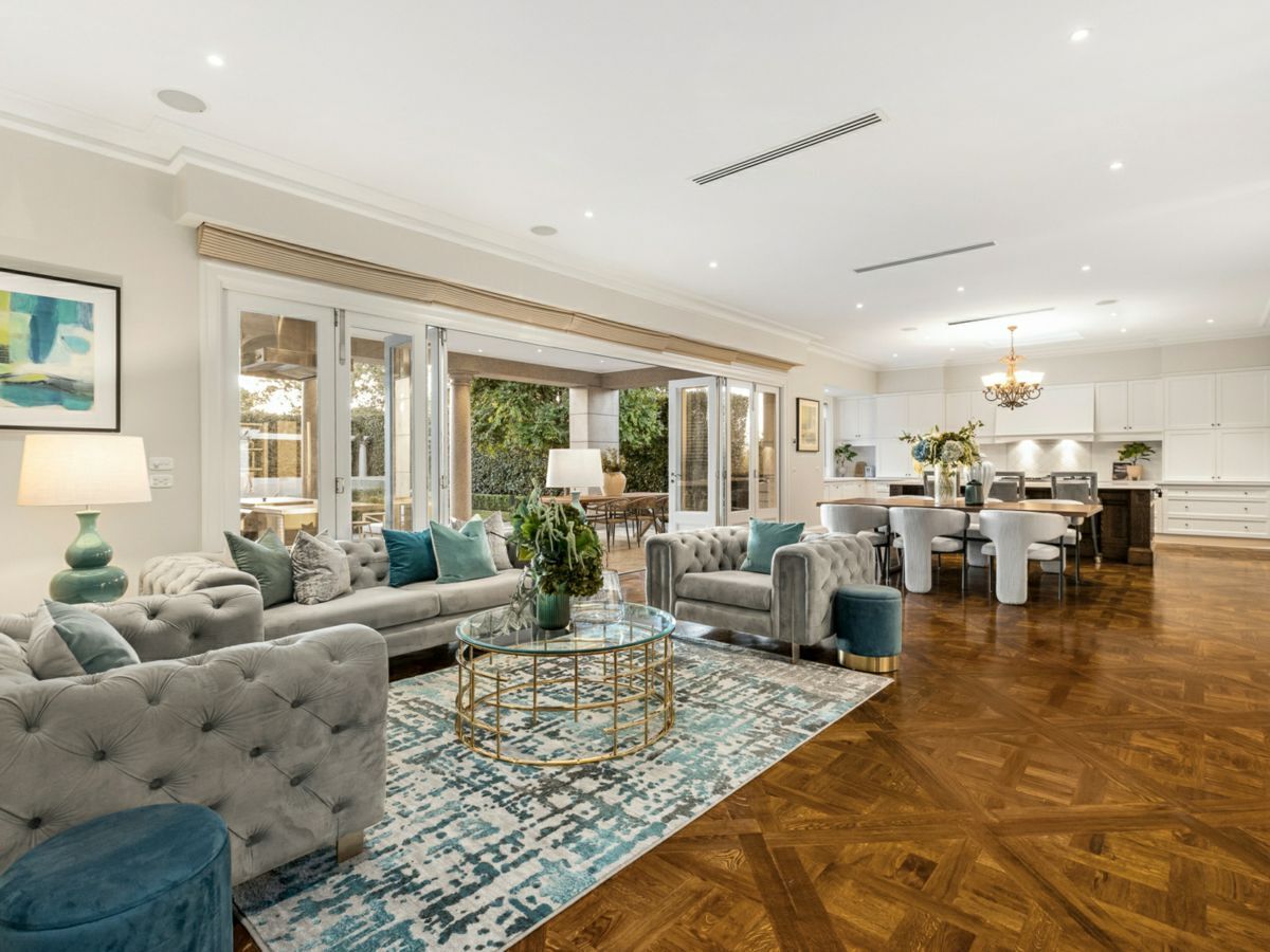 9 Smythe Avenue, MONT ALBERT, Mont Albert - Thumbnail 3