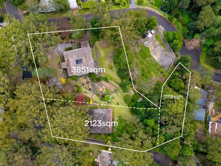 Picture of 10 bedroom house for sale.