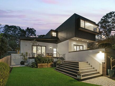 Picture of 5 bedroom house for sale.
