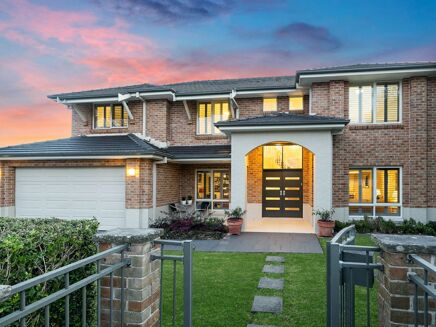 Picture of 5 bedroom house for sale.