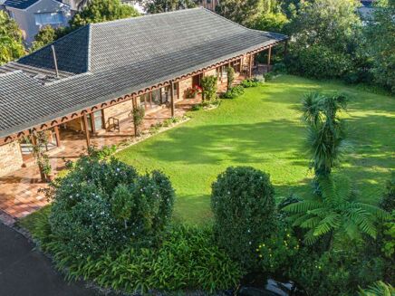 Picture of 4 bedroom house for sale.